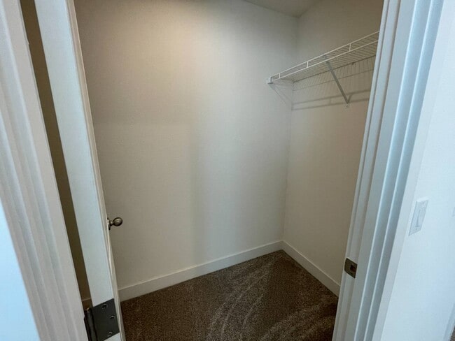 Building Photo - 5427 Edgewood Ln