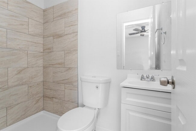 Building Photo - 16016 Green Manor Dr