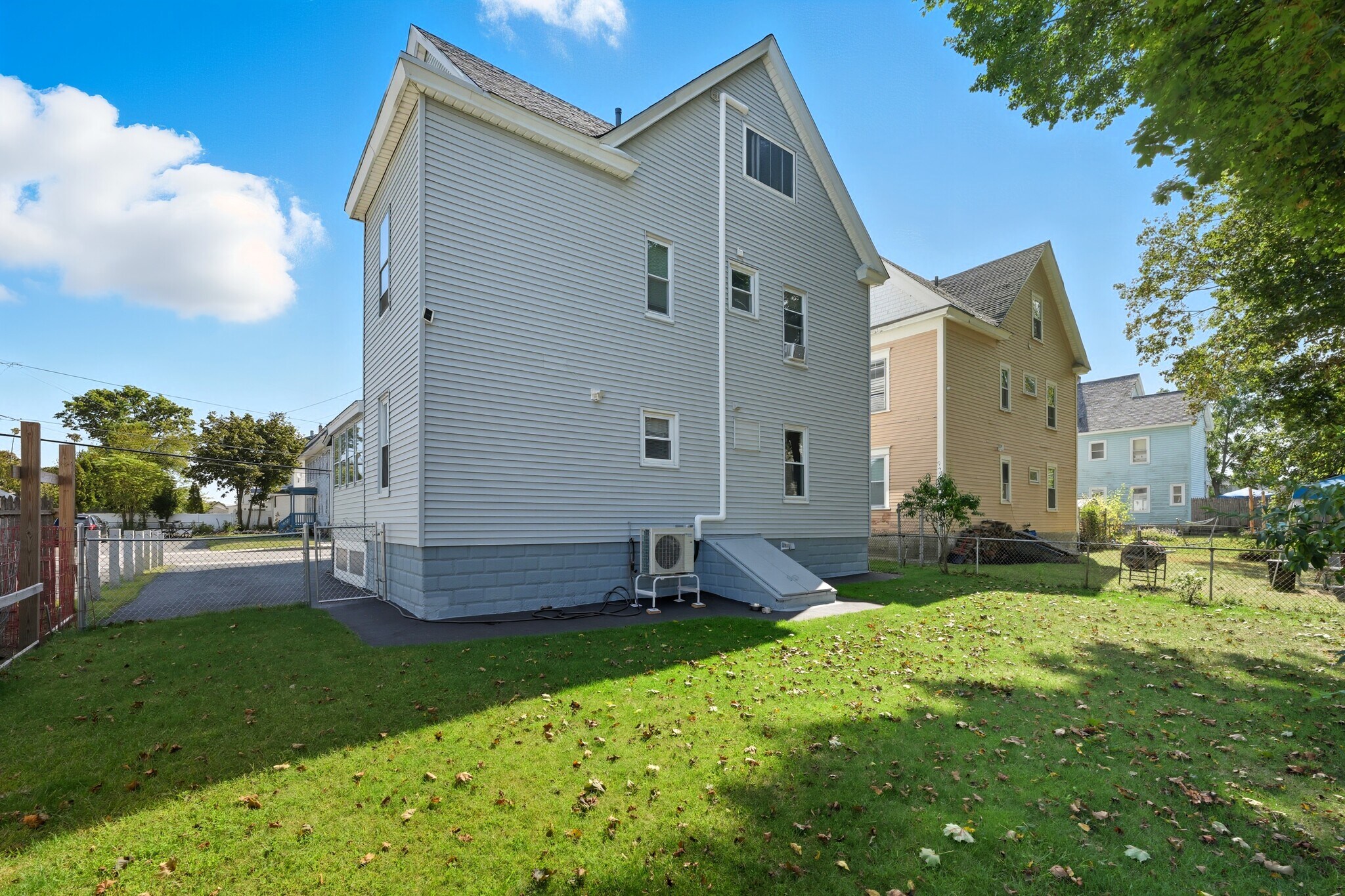 Building Photo - 45 Highland Ave