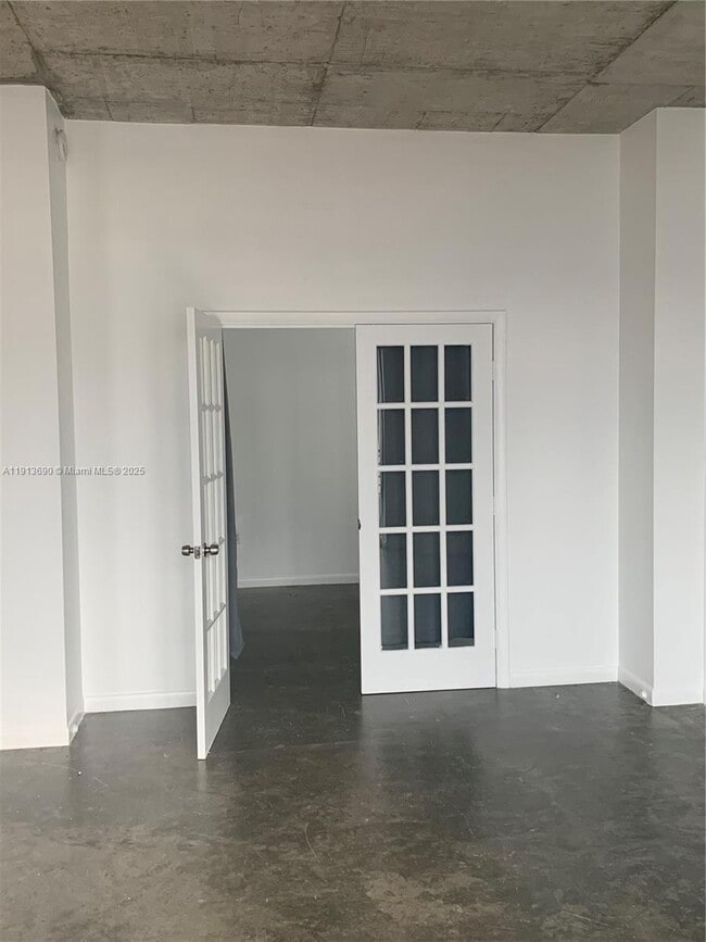 Building Photo - 133 NE 2nd Ave