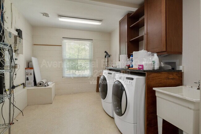 Building Photo - 101 Graybridge Rd