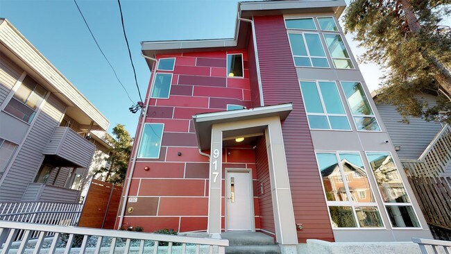 Building Photo - 917 SW Holden St