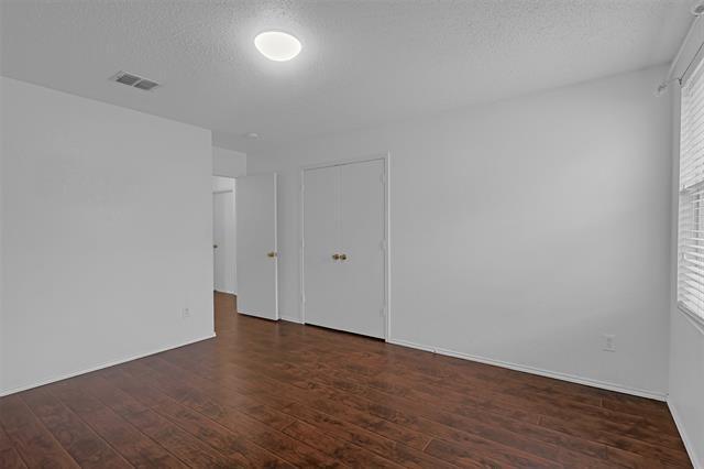 Building Photo - 4001 Country Ln