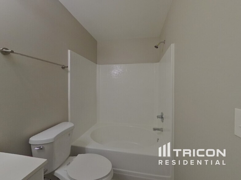 Building Photo - 5434 Peachwood Dr