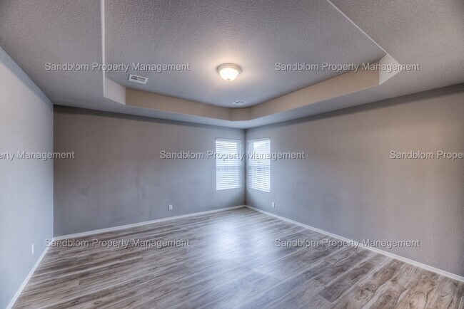 Building Photo - FOR LEASE | Jenks | $1900 Rent + $1900 Dep...