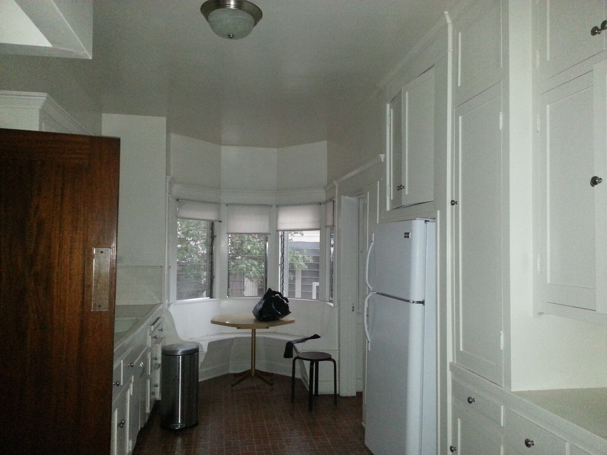 Breakfast nook in the kitchen - 218 1/2 N Kenmore Ave