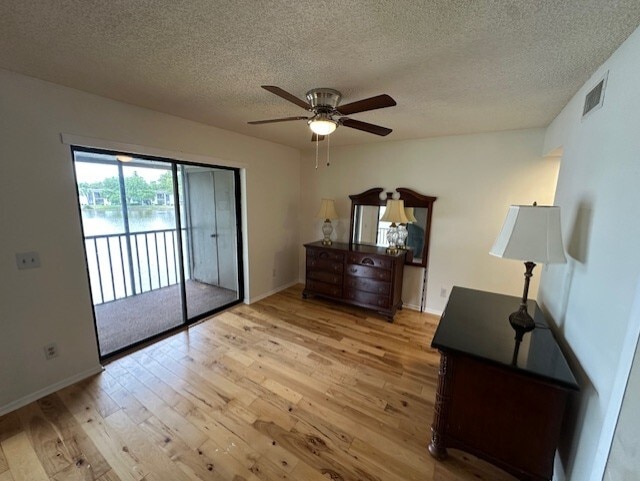 Building Photo - 222 Woodlake Wynde