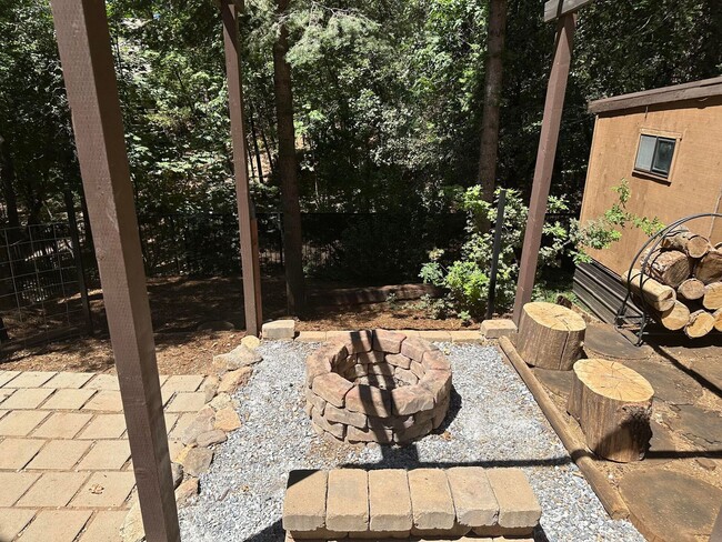 Building Photo - 23136 Oak View Dr