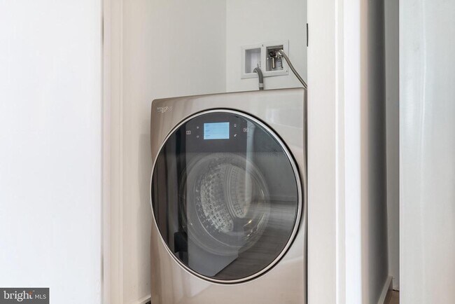 Building Photo - 1154 N Lee St