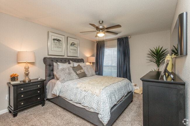Building Photo - 2 bed ONLY - $1,235!