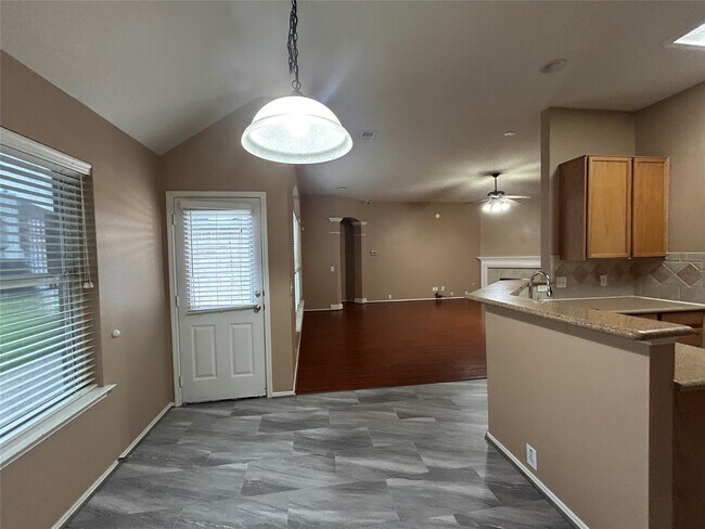 Building Photo - 5018 Rocky Manor Ln