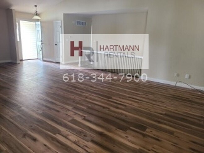 Building Photo - Three Bedroom Two Bath Ranch Home in Troy, IL!