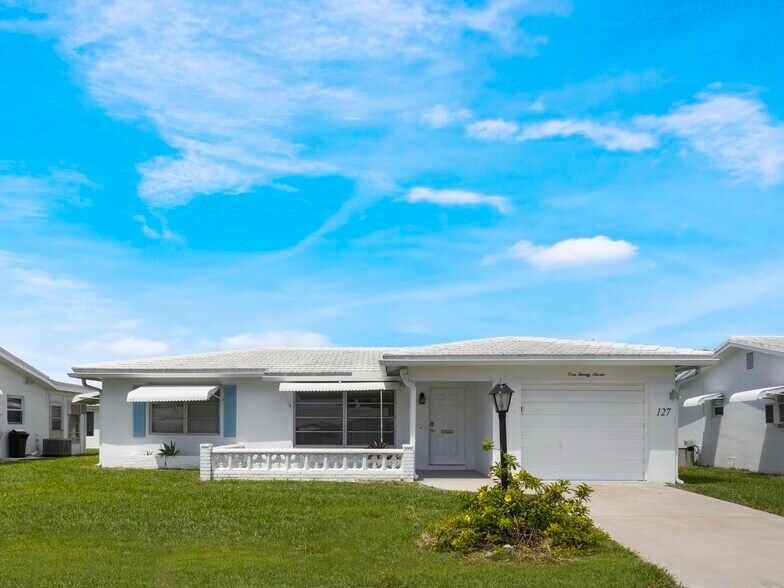 Primary Photo - 127 Leisureville Blvd