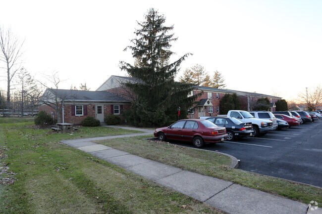 Building Photo - Maple Grove Apartments