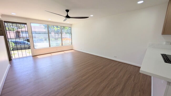 Building Photo - Newly Remodeled 2 bed 2 Bath Townhouse at Waialae Gardens in Kahala