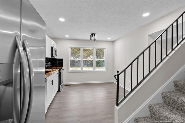 Building Photo - 714 Carnegie Dr