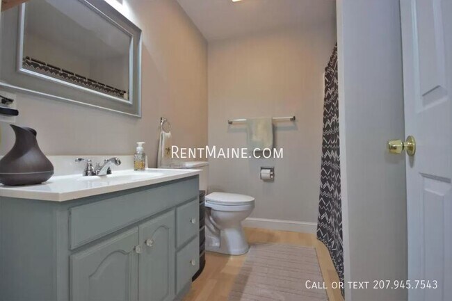 Building Photo - 20 River Village Dr