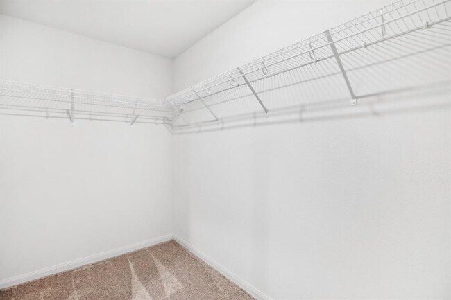 Building Photo - 1040 Riverdale Cove