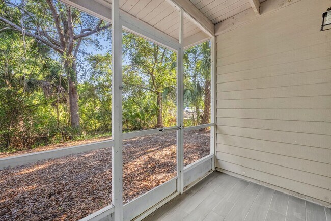 Building Photo - UCF Condo Utilities included