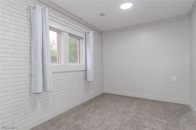 Building Photo - 8806 Norwood Dr