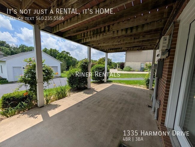 Building Photo - 1335 Harmony Dr