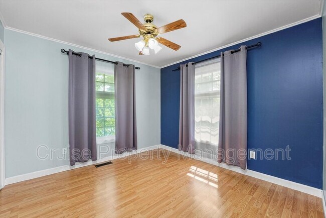Building Photo - 2415 Plum Tree Rd