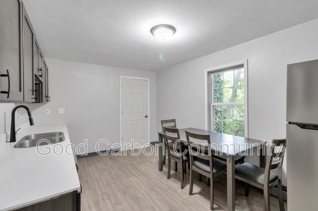 Building Photo - 48 Water St