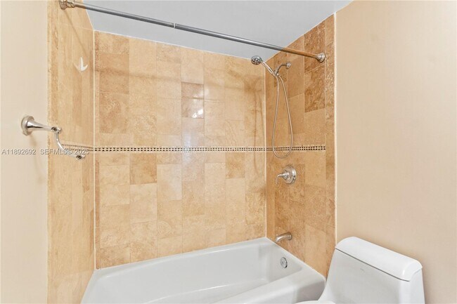 Building Photo - 19655 E Country Club Dr