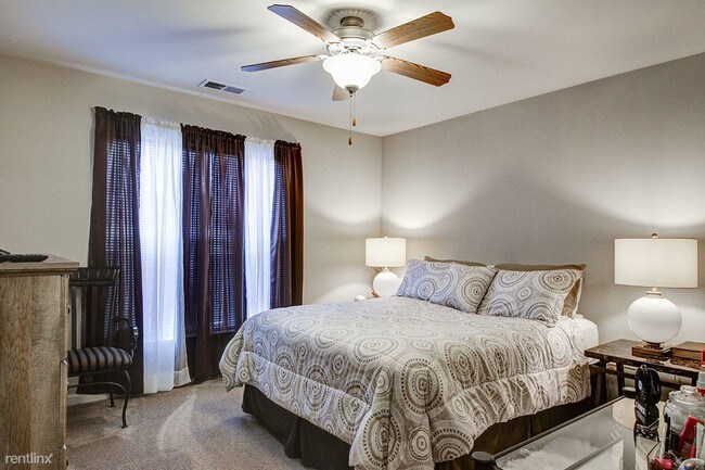 Building Photo - 2 br, 1 bath Apartment - Tooley Place