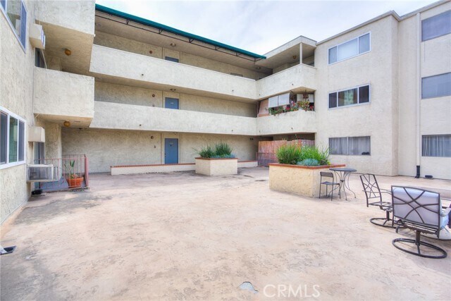 Building Photo - 125 S Sierra Madre Blvd