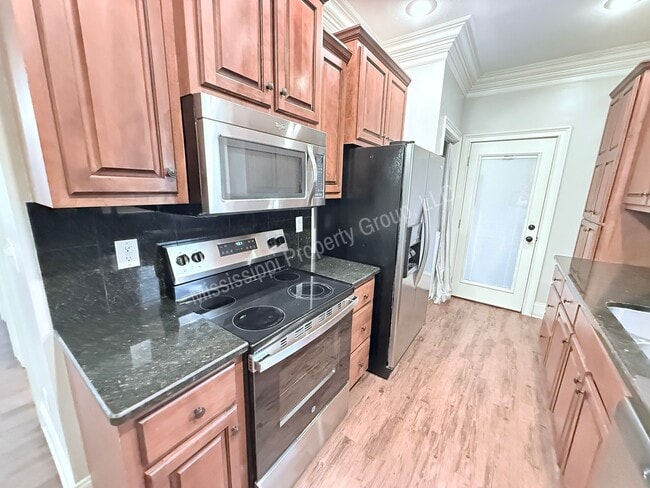 Building Photo - 3BR/3BA For Rent