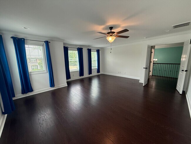 Building Photo - 4 Bedroom Home on a Cul-de-Sac with Lawn Care Included!