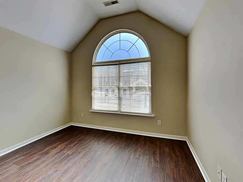 Building Photo - 5145 Chasteal Trail