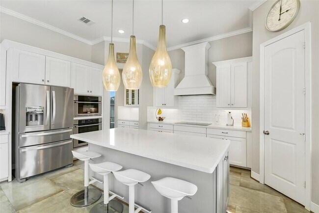 Building Photo - 28218 Enchanted Shores Ln