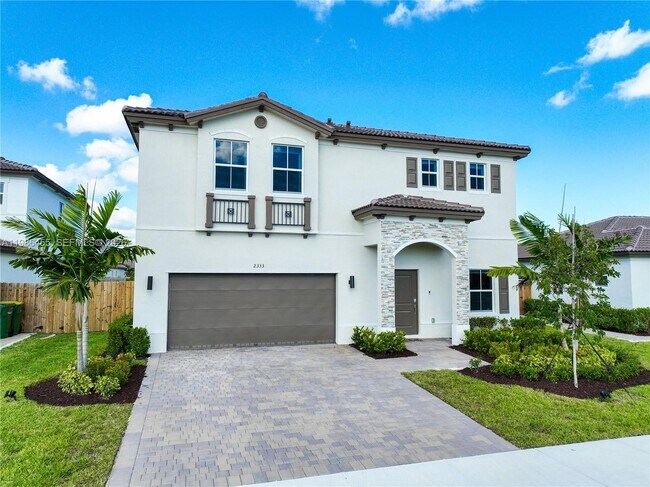 Building Photo - 2333 SE 28th St