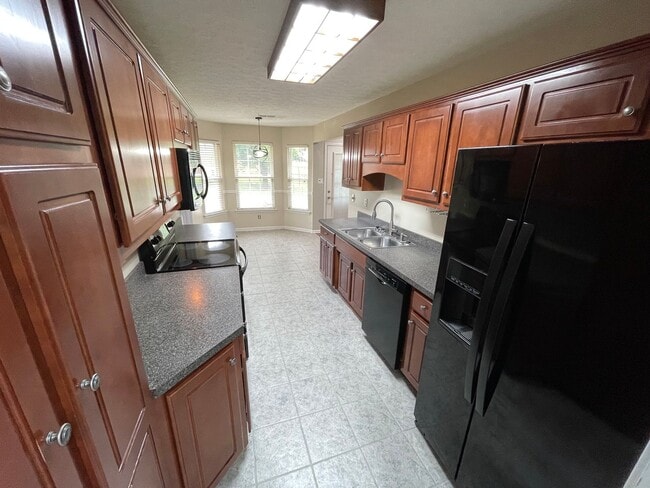 Building Photo - Beautiful Shelbyville Home For Rent
