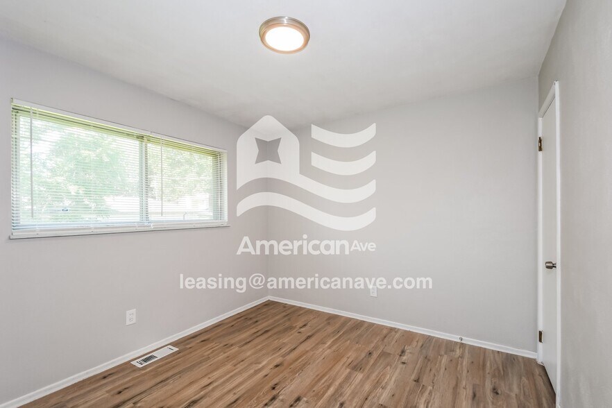 Building Photo - 5226 Vine Ave