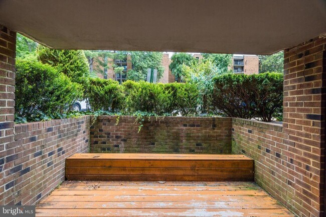 Building Photo - 7905 Dassett Ct