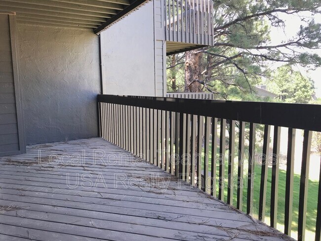 Building Photo - 5701 N Villa Cir