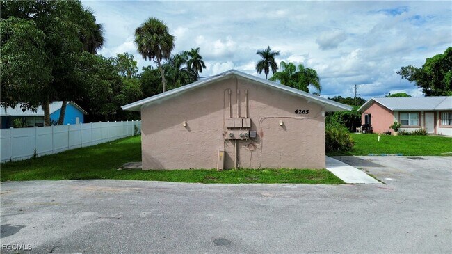 Building Photo - 4265 Desoto Ave