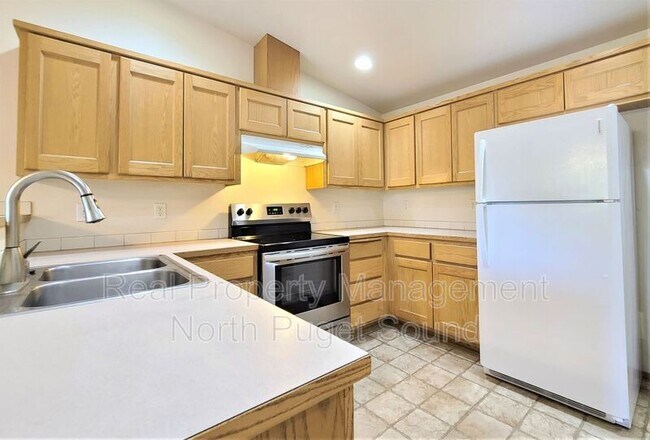 Building Photo - 5953 Grove St