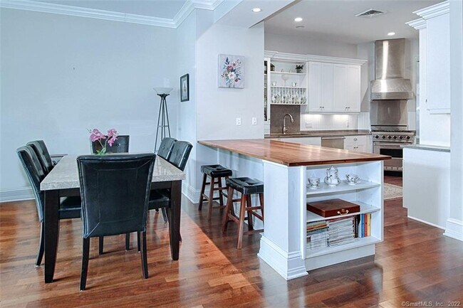 Building Photo - 100 Stone Ridge Way