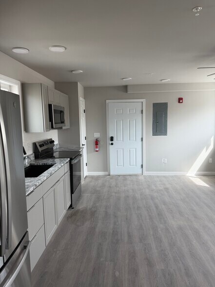 Building Photo - 23 Isham St