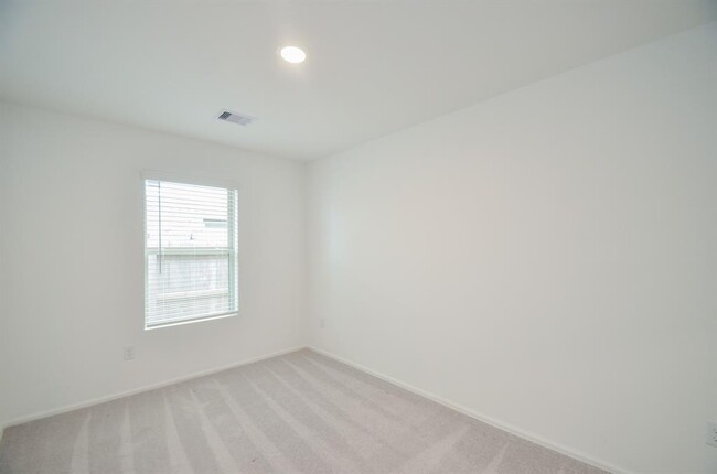 Building Photo - 4127 Saltillo Lakes Dr