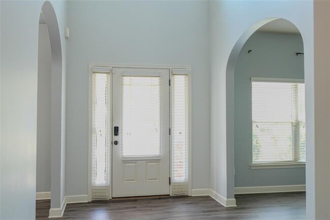 Building Photo - 921 Prather Ct SW