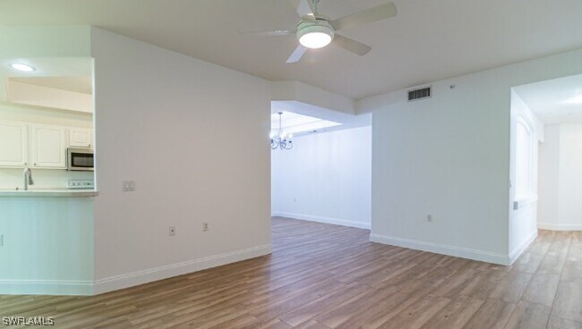 Building Photo - 2200 Arielle Dr