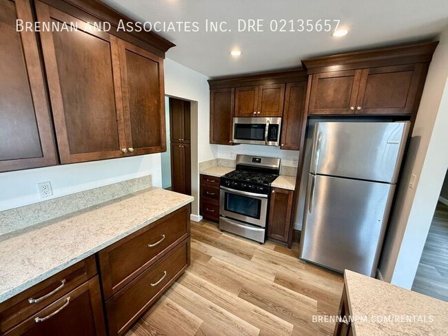 Building Photo - 1569 Parrot St