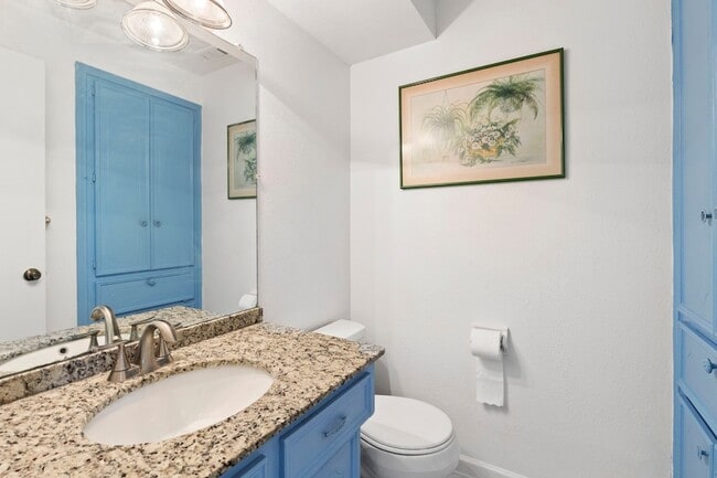 Building Photo - 10728 Briar Forest Dr