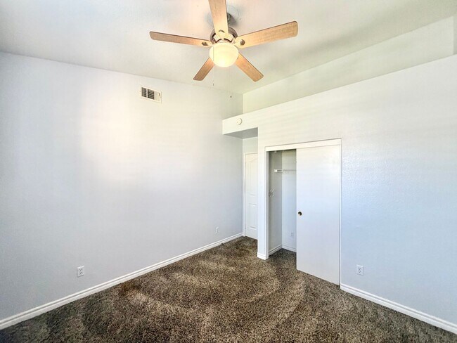 Building Photo - Move-In Ready 3 Bedroom 2 Bathroom Hemet Pool Home with Solar