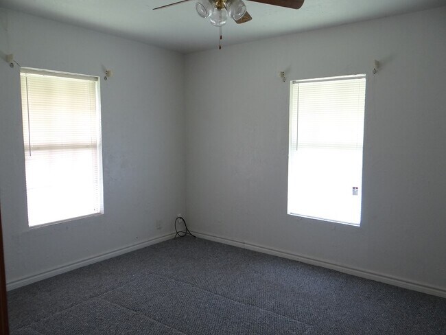 Building Photo - 3801 Stuart Ave